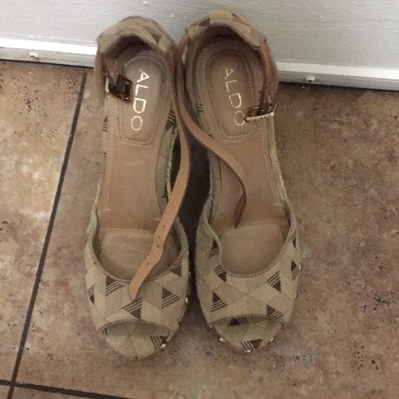 ALDO Wedge Size 7.5 - Picture 6 of 6